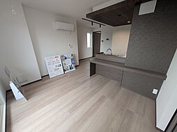 レインボーグローヴII 2階2LDKのリビング/ダイニング