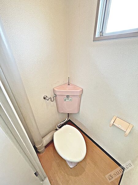 トイレ：この空間なんだか落ち着きます。清潔感のあるトイレです。