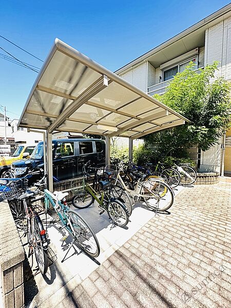 画像5:屋根付き駐輪場。大事な自転車も雨でも安心♪
