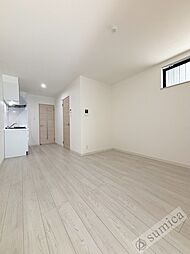 badge tomoi Est V 3階1LDKのリビング/ダイニング