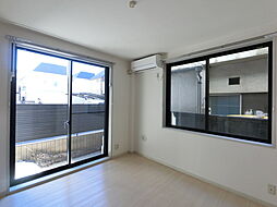 フォレスト・ミヤタ 102 1階1Kのリビング/ダイニング