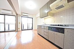 カスタリア新宿7丁目 402 4階2DKのリビング/ダイニング