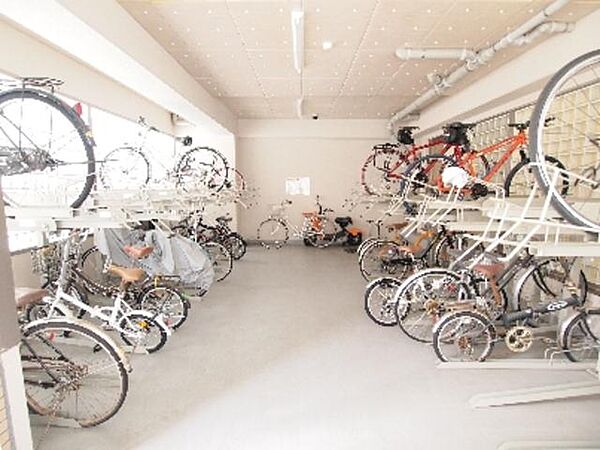 画像6:自転車置場あり。ちょっとしたお買い物も自転車がありと便利です♪