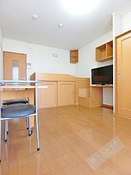 レオパレス二田 1階1Kのリビング/ダイニング