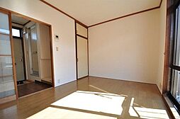 京王線 聖蹟桜ヶ丘駅 バス10分 多摩第二小学校下車 徒歩1分の賃貸アパート 1階1Kのリビング/ダイニング