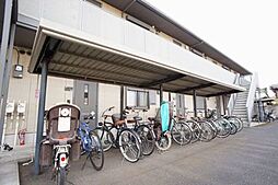 [外観] 居住者専用の自転車置場は屋根付きで安心です。雨が降っても大切な自転車の雨避けになります☆