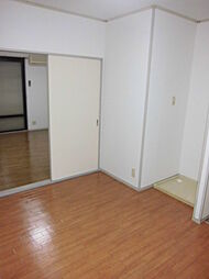 イーストハイツ 102 1階2DKのリビング/ダイニング