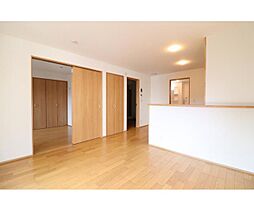 フォレストメゾンあすみが丘東 102 1階1LDKのリビング/ダイニング