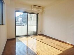 ピロルシュリカ 302 3階1Kのリビング/ダイニング