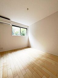 グランパティオIII 1階ワンルームのリビング/ダイニング