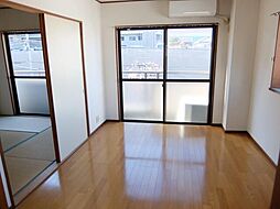 ティビル 301 3階2DKのリビング/ダイニング