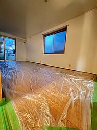 ロイヤルコート上野芝 1階1LDKのリビング/ダイニング