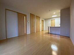 シャーメゾンコートのと川 1階1LDKのリビング/ダイニング