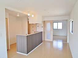 プリムラII 201 2階2LDKのリビング/ダイニング