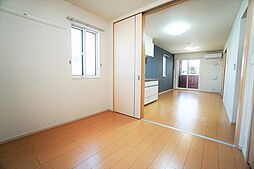 サンフラット 101 1階1LDKのリビング/ダイニング