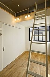 チトカラアパートメント 2階ワンルームのリビング/ダイニング