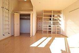 グランパティオ III 2階ワンルームのリビング/ダイニング