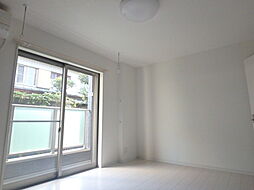 エイトガーデン 1階ワンルームのリビング/ダイニング