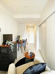 コンフォリア東新宿 7階1DKのリビング/ダイニング