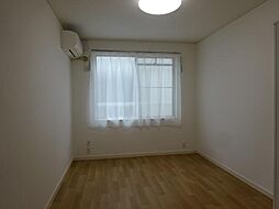 カームハウス明神町 2階ワンルームのリビング/ダイニング