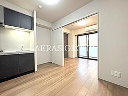 グローリオシェルト新宿山吹町 402 4階1DKのリビング/ダイニング