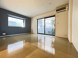 ブリリアントスイート 101 1階1LDKのリビング/ダイニング