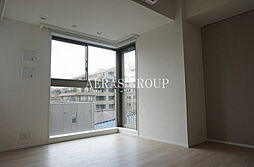 コンフォリア東新宿ステーションフロント 305 3階ワンルームのリビング/ダイニング