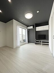 エヌエムキャトフヴァンシス 1FB 1階1Kのリビング/ダイニング