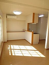 ソレアードユニティII 2階1LDKのリビング/ダイニング