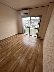 エステートロイヤル 111 1階ワンルームのリビング/ダイニング