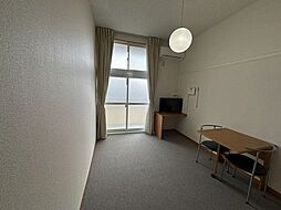 レオパレスグランパルク小柳 3階1Kのリビング/ダイニング