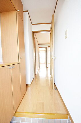 ジャンティル_内装_0