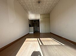 ロイヤル稲城1 102 1階1Kのリビング/ダイニング