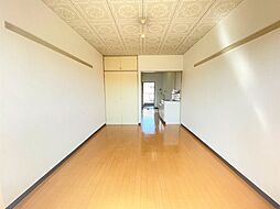 シティーフェイス・パートII 208 2階1Kのリビング/ダイニング