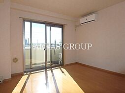 プラシード新越谷 3階1Kのリビング/ダイニング