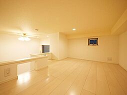 フラワーテラス 1階ワンルームのリビング/ダイニング