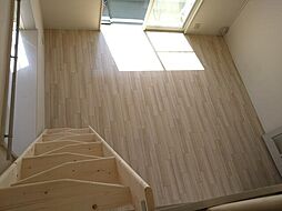 サン・スカイフロント 2階1Kのリビング/ダイニング