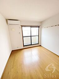 ルナ・コート上野芝 2階1Kのリビング/ダイニング