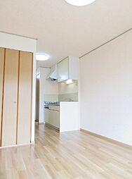 エステートロイヤル 111 1階ワンルームのリビング/ダイニング