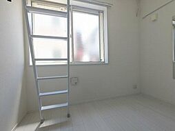 ル・ベルソー駒沢 1階ワンルームのリビング/ダイニング