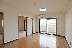 チサンマンション桃見台 111 1階4LDKのリビング/ダイニング