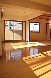 ティーズガーデン 1階3LDKのリビング/ダイニング