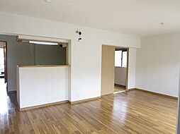 センチュリーＩＩＩ 106 1階3LDKのリビング/ダイニング