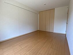 クイーンズ・パレス2 1階2LDKのリビング/ダイニング