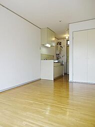 エステートピアU 1階ワンルームのリビング/ダイニング