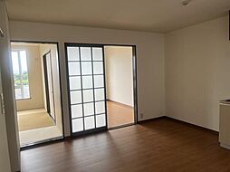 ホワイトハウス 106 1階2DKのリビング/ダイニング