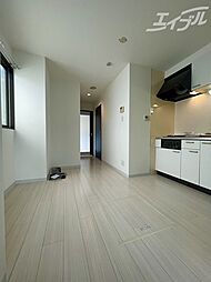 Gramercy Juso-higashi 1st 8階1DKのリビング/ダイニング