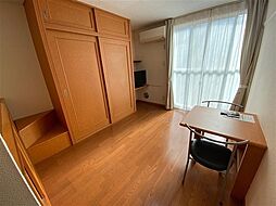 レオパレス春日 1階1Kのリビング/ダイニング