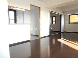 ロイヤルトーリータワーズ B09 9階2LDKのリビング/ダイニング