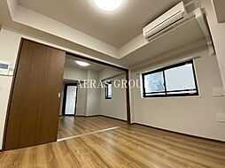 ピークス神田 401 4階1LDKのリビング/ダイニング